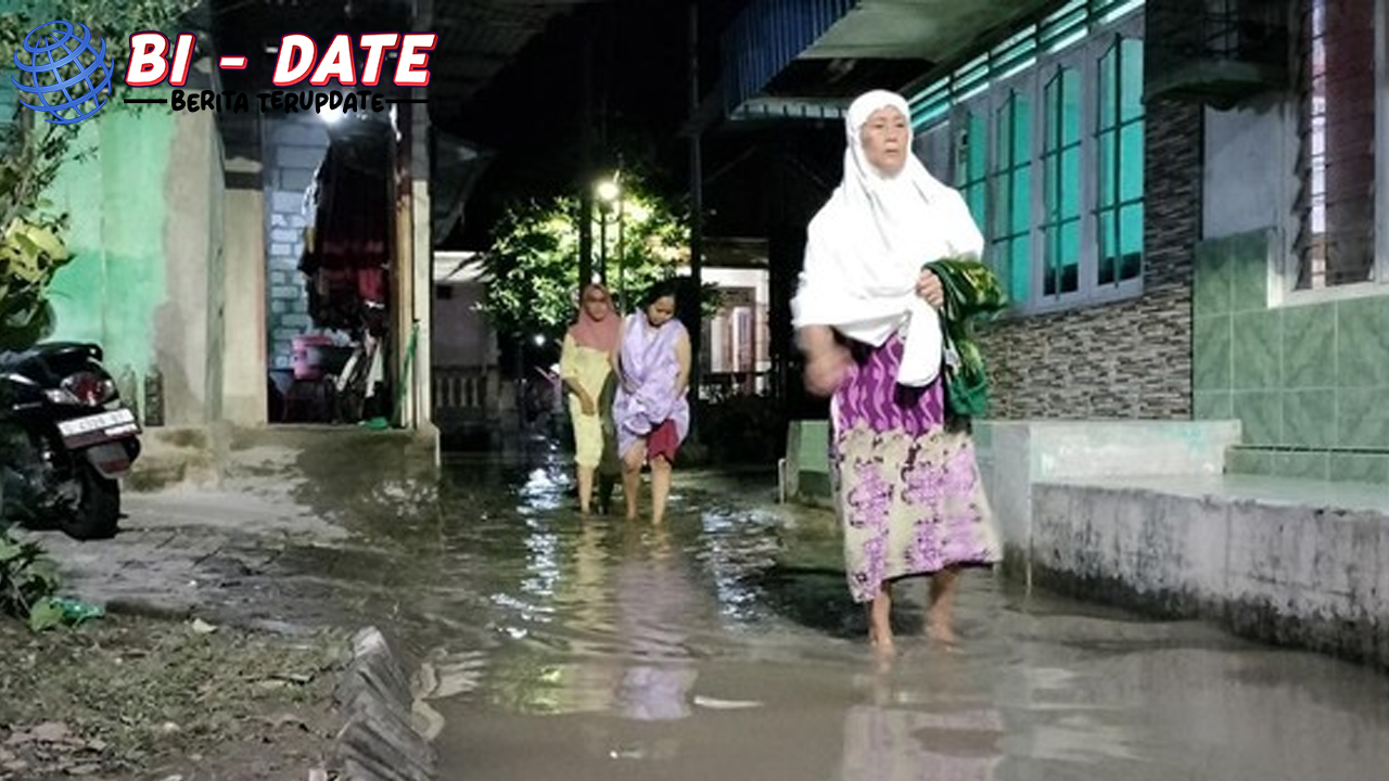 Banjir Tak Menghalangi: Warga Bojonegoro Tetap Salat Tarawih!